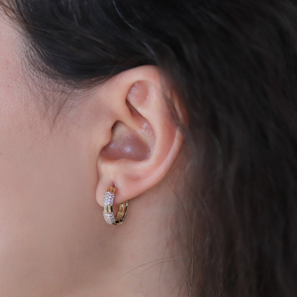 Taşlı Çizgi Küpe