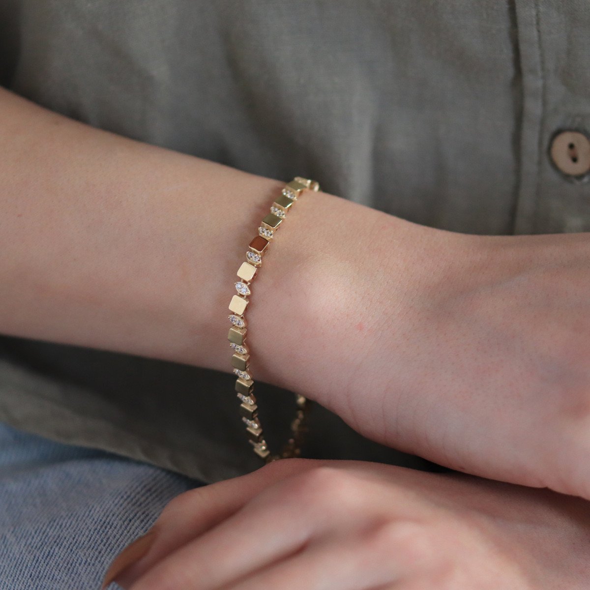 Taşlı Kare Bileklik