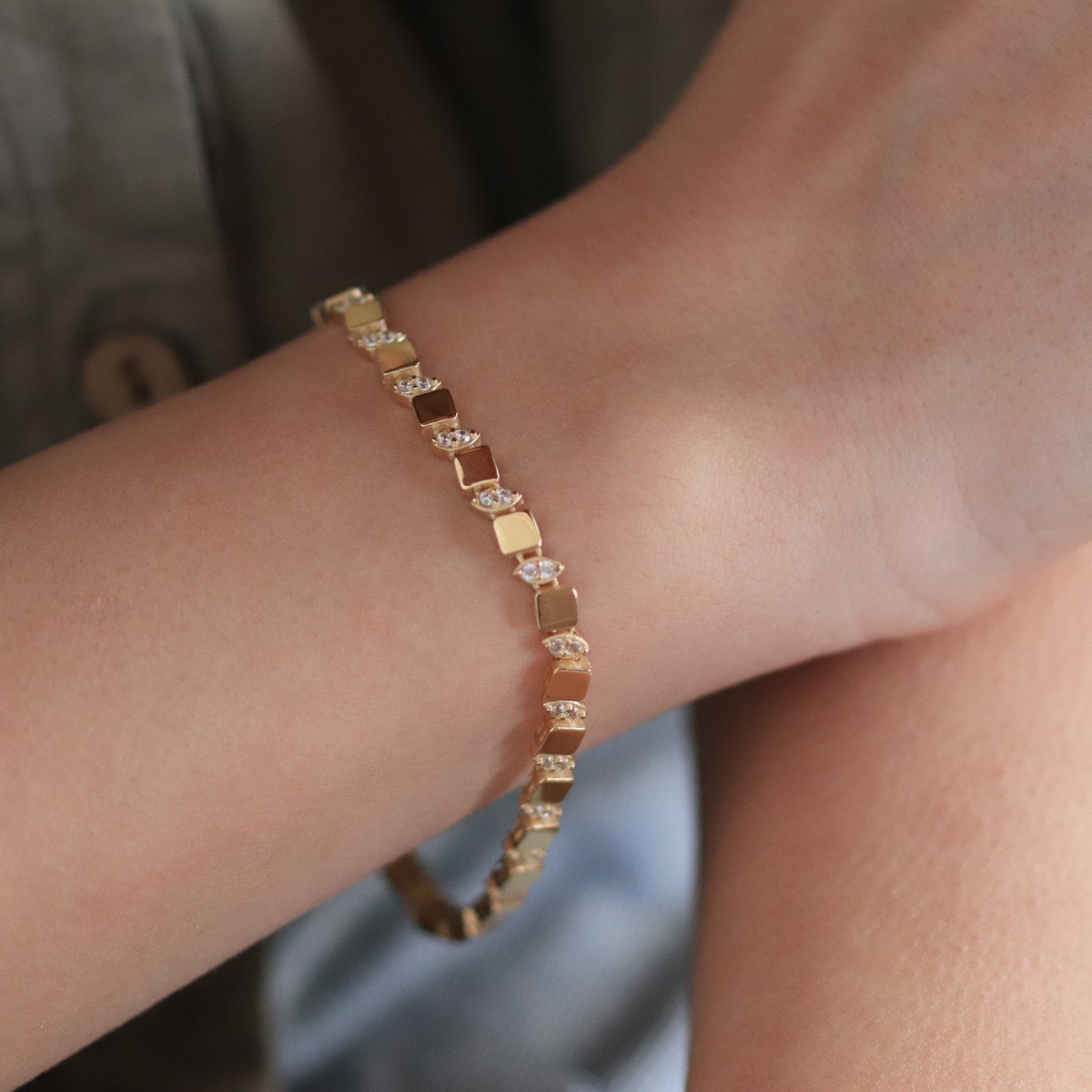 Taşlı Kare Bileklik