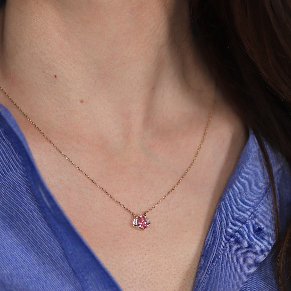 Pembe Taşlı Kolye