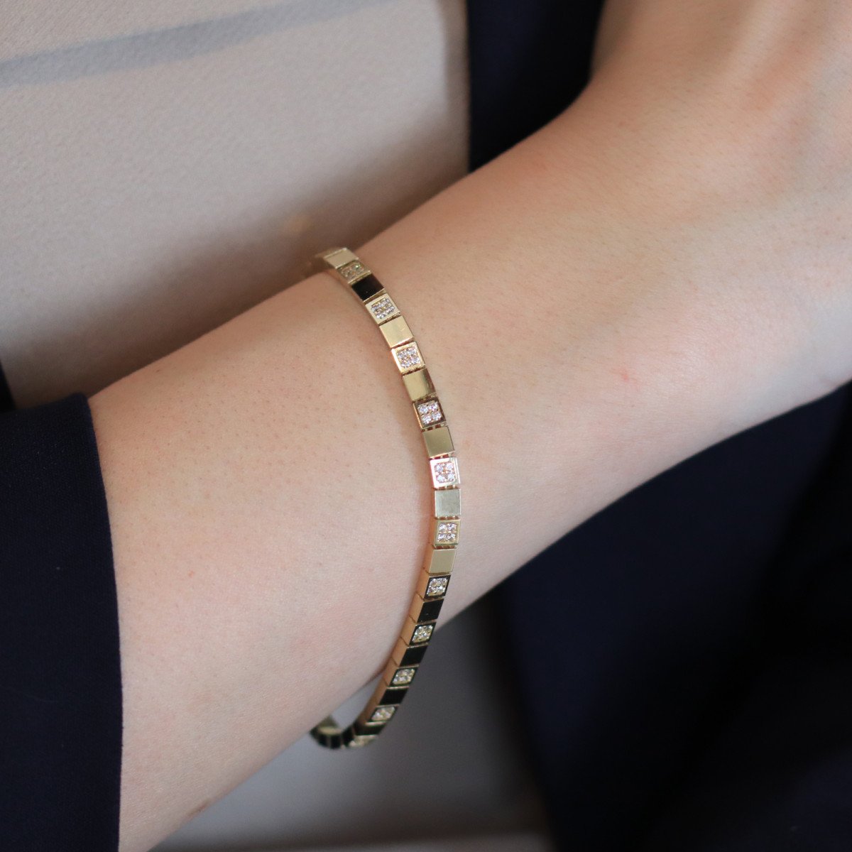 Taşlı Kare Bileklik