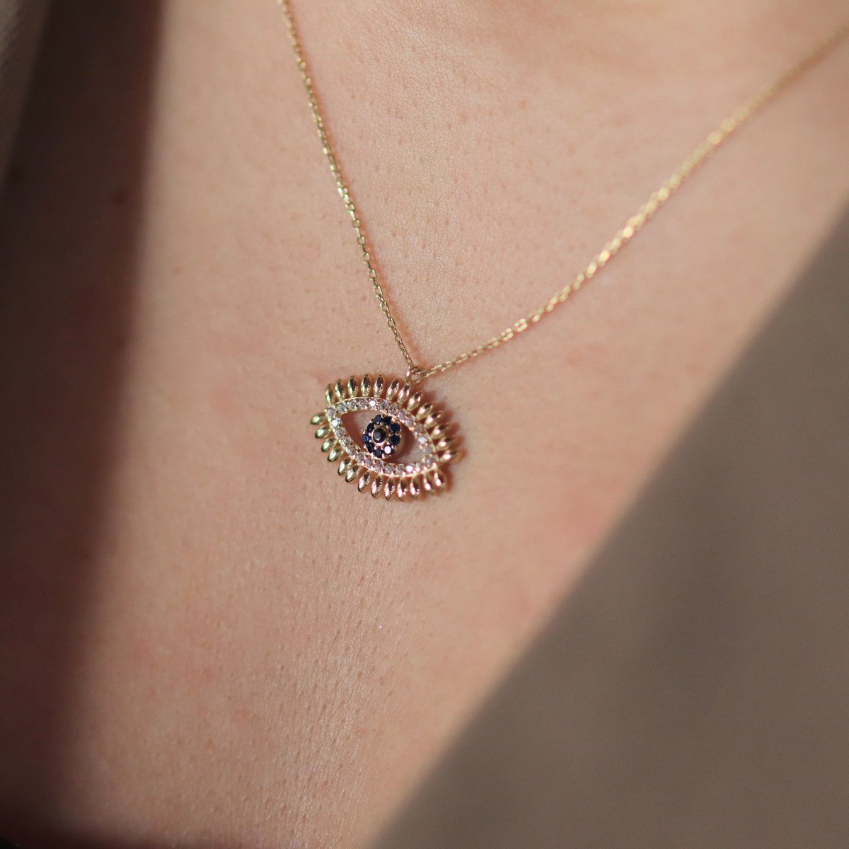 Taşlı Göz Kolye