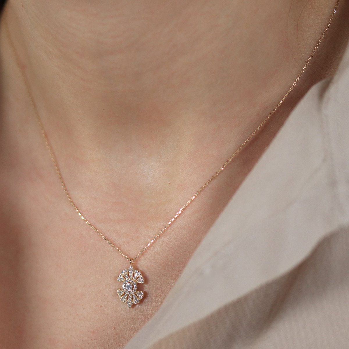 Taşlı Tasarım Kolye