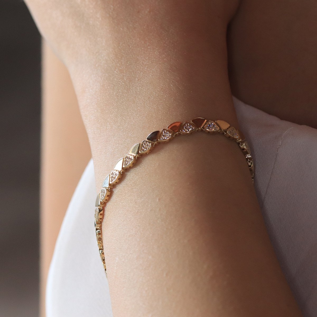 Sıralı Üçgen Bileklik