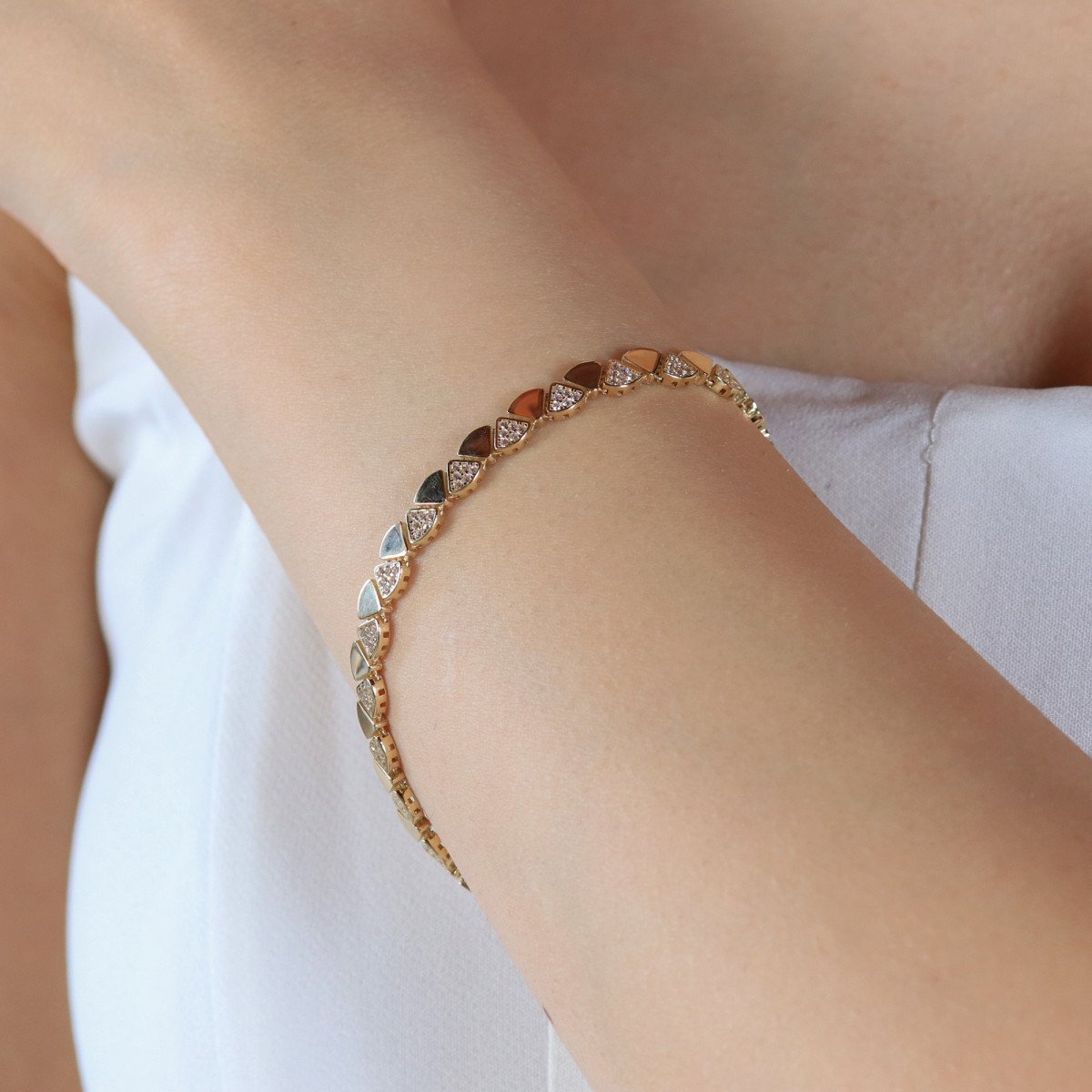 Sıralı Üçgen Bileklik