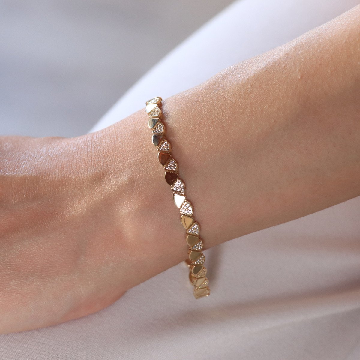 Sıralı Üçgen Bileklik