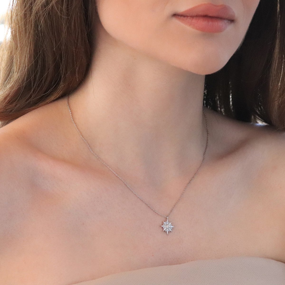 Kar Tanesi Pırlanta Kolye