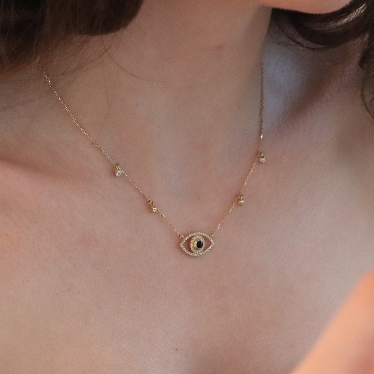 Göz Pırlanta Kolye