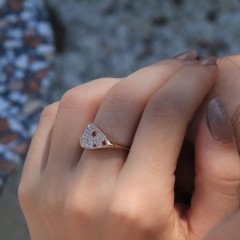 Tasarım Üçgen Pırlanta Yüzük