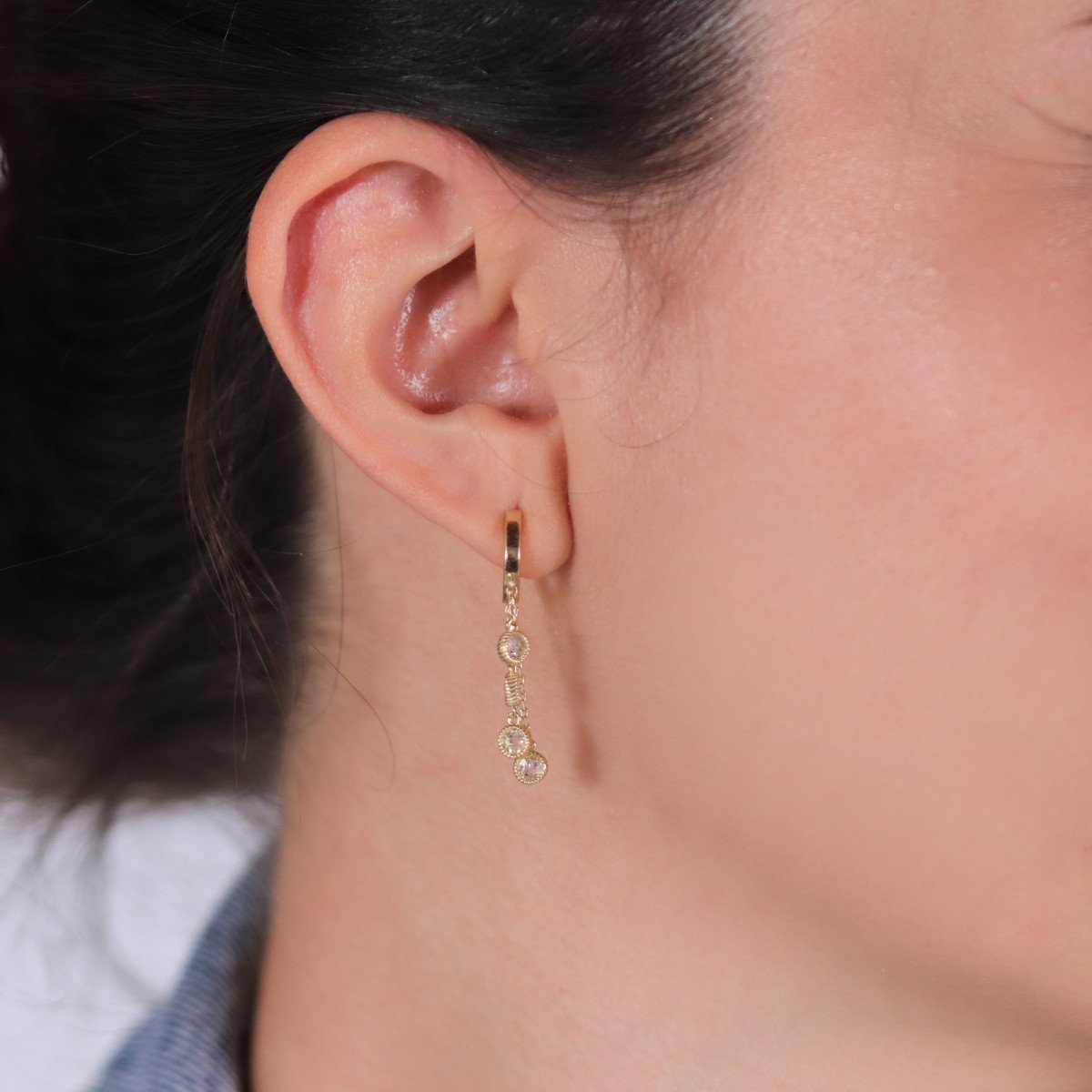 Taşlı Sallantılı Küpe