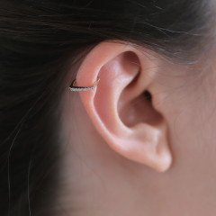 Sıra Taşlı Halka Piercing