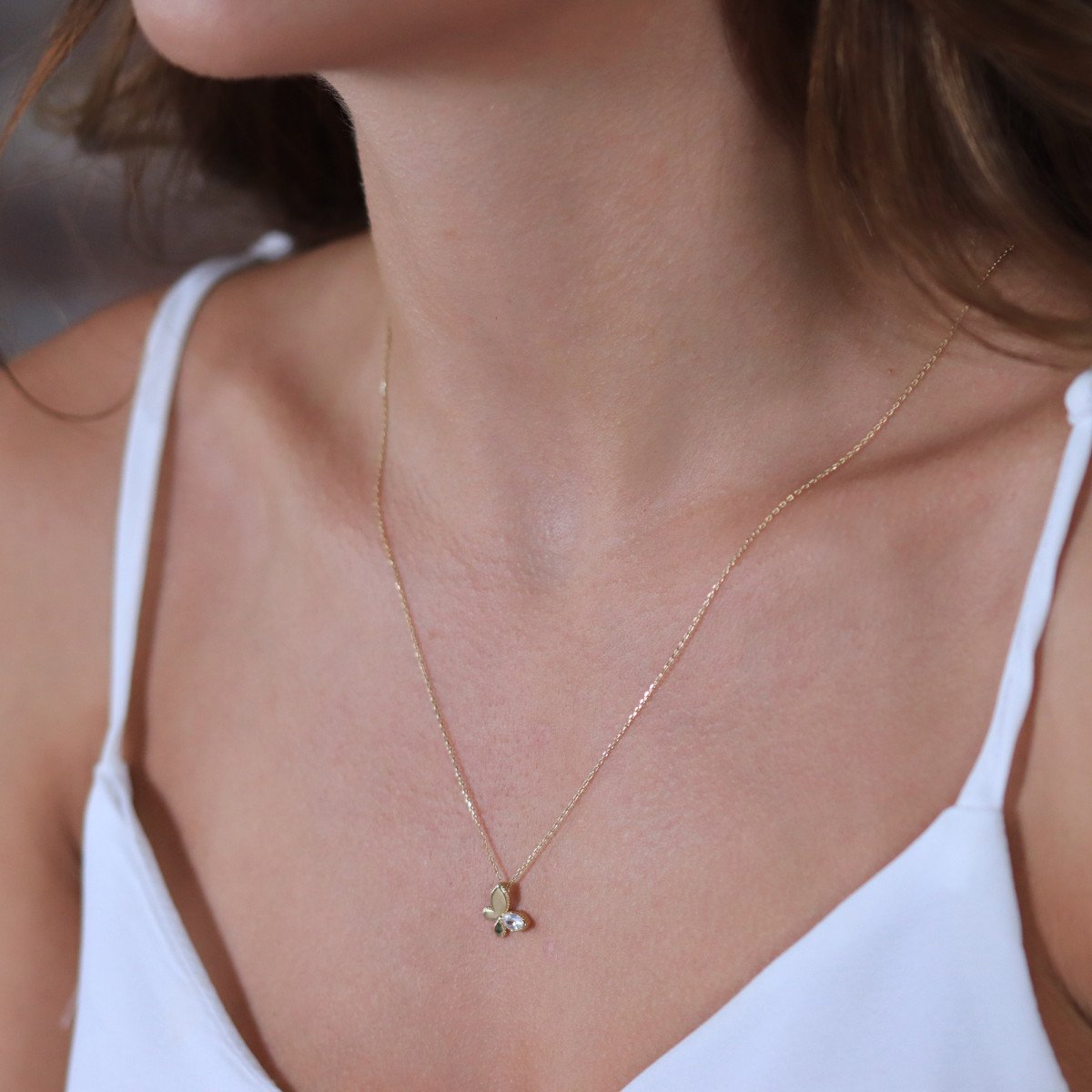 Taşlı Kelebek Kolye