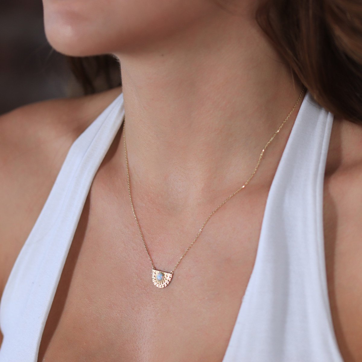 Yarım Daire Opal Kolye