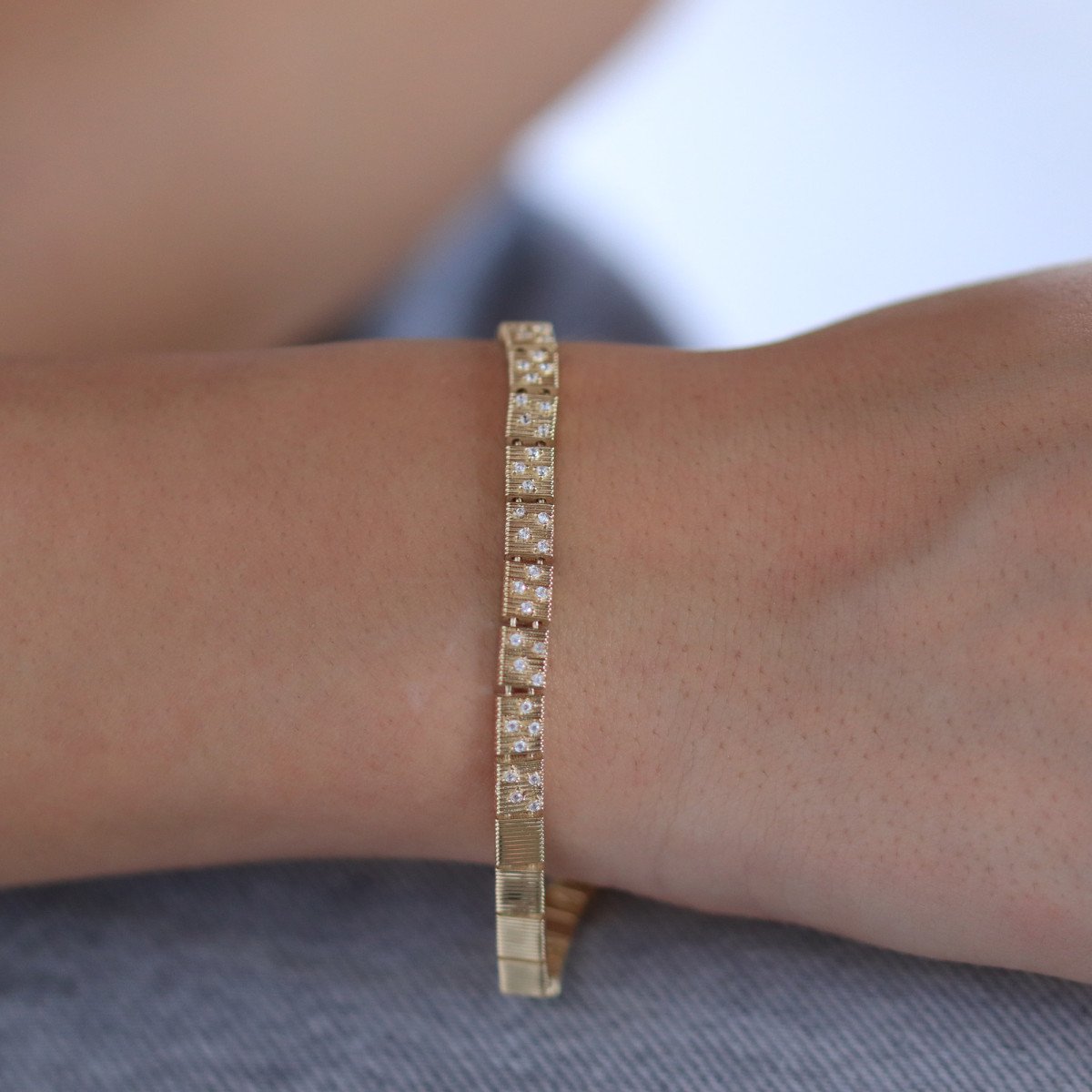 Çizgili Kare Bileklik