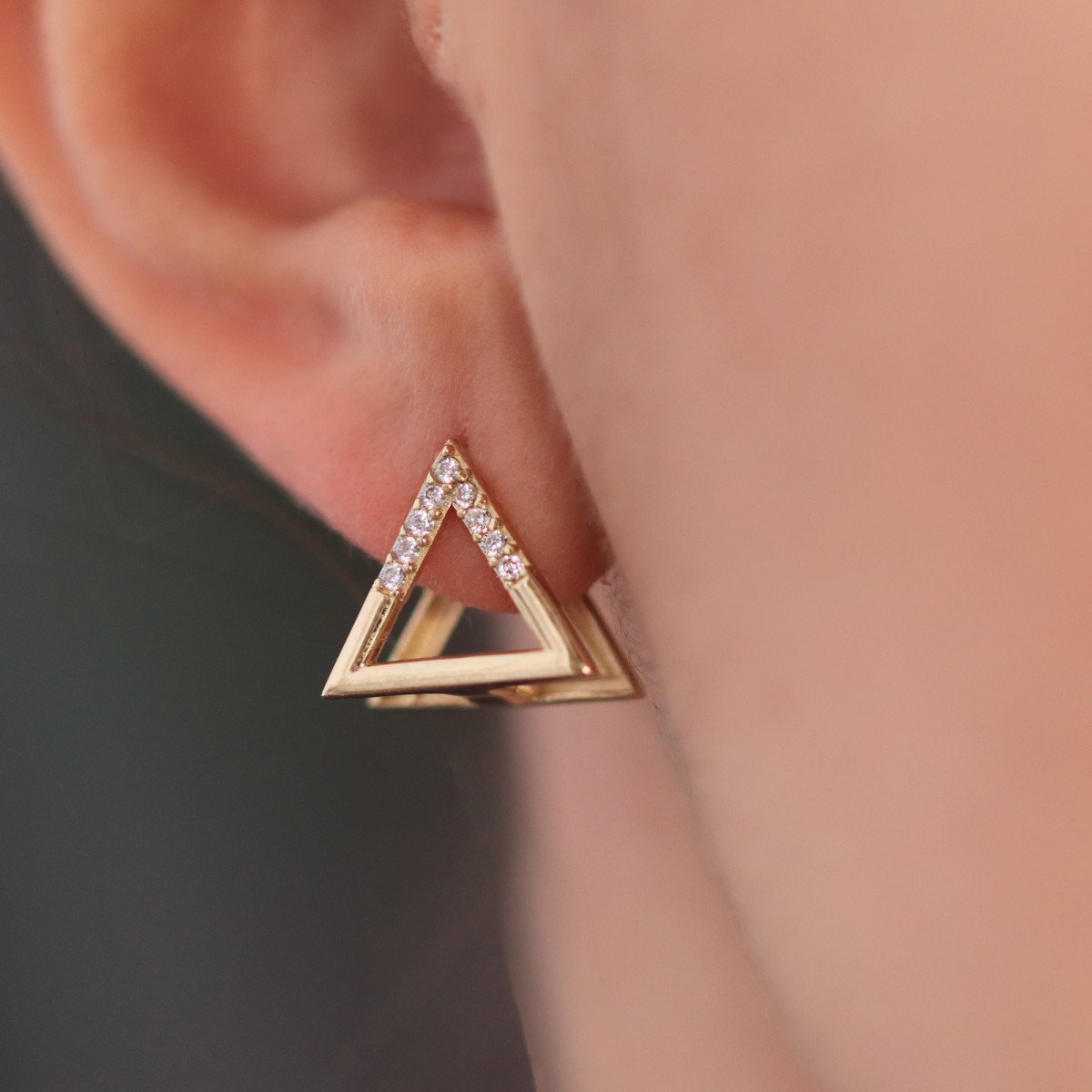 Taşlı Üçgen Küpe