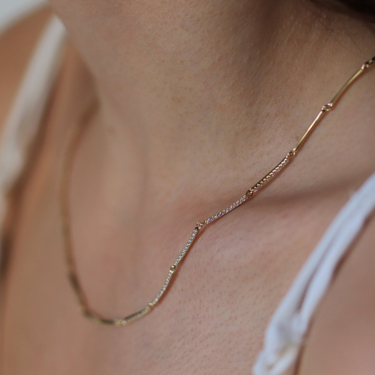 Zarif Taşlı Zincir