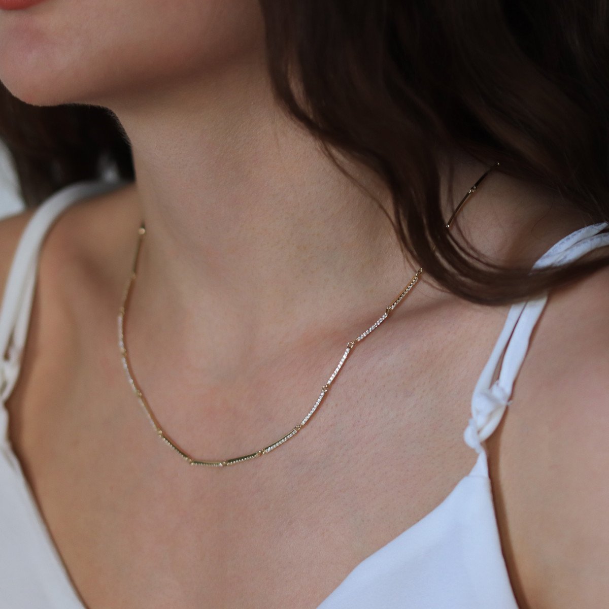 Zarif Taşlı Zincir