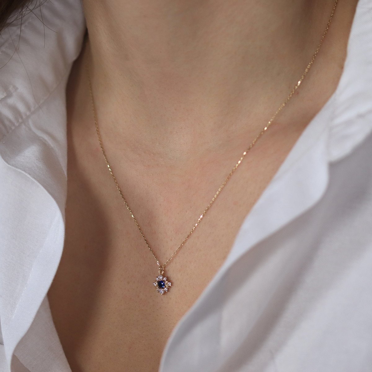 Lacivert Taşlı Kolye