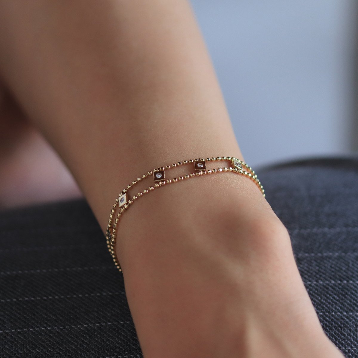 Sıralı Kare Bileklik