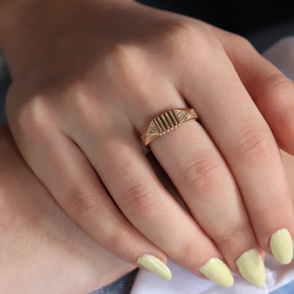 Çizgili Prizma Yüzük