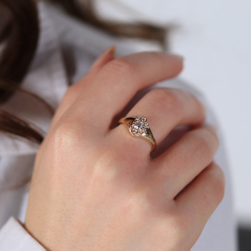 Taşlı Tasarım Yüzük