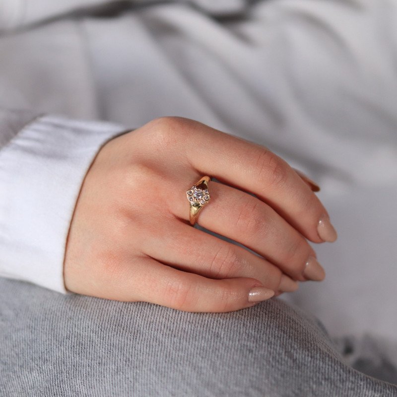 Taşlı Tasarım Yüzük