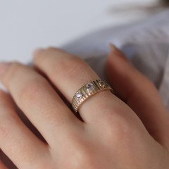 Çizgili Taş Yüzük