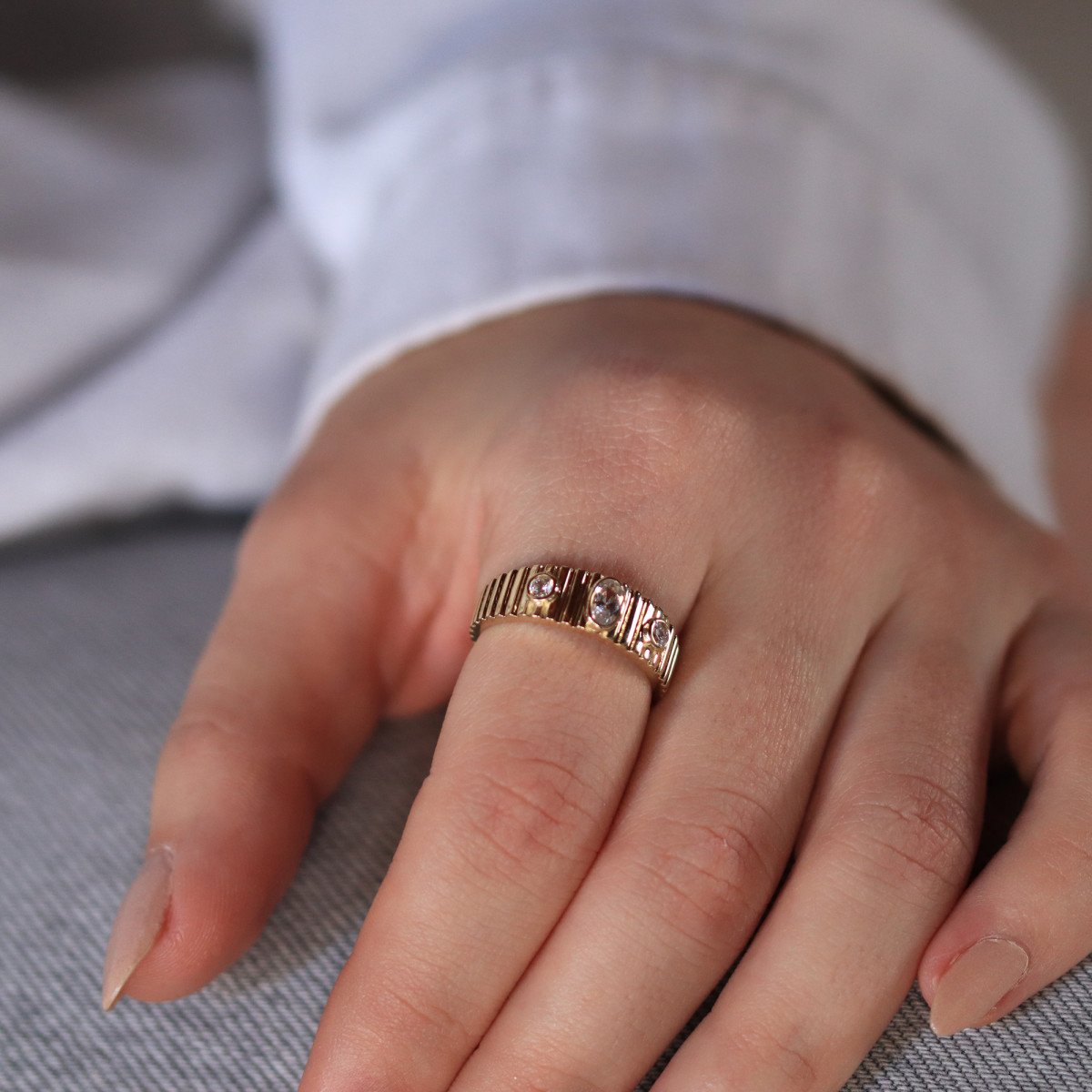 Çizgili Taş Yüzük