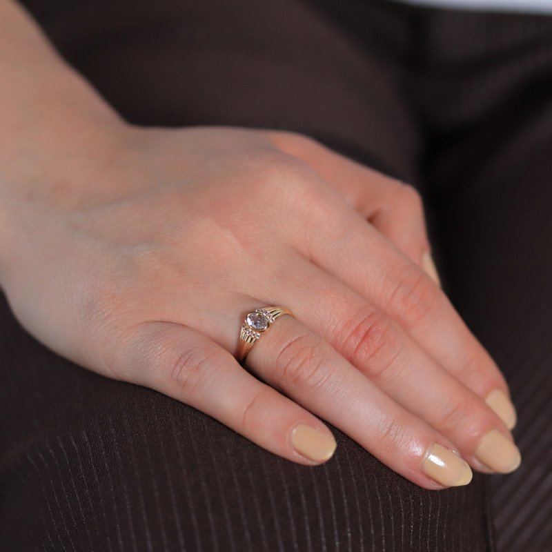 Oval Taşlı Yüzük