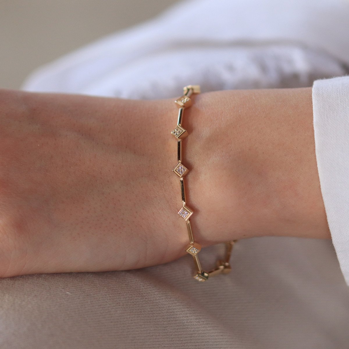 Taşlı Dörtgen Bileklik