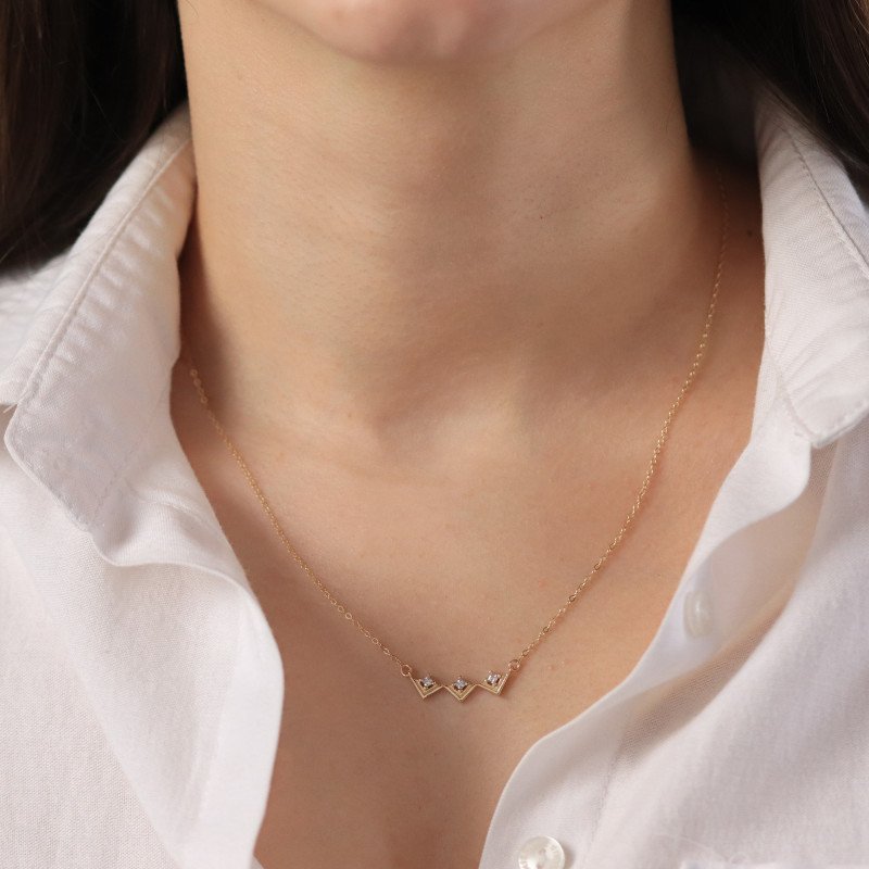 Taşlı Üçgen Kolye