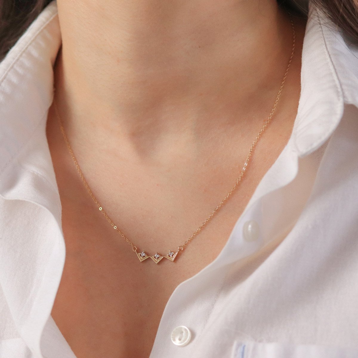 Taşlı Üçgen Kolye