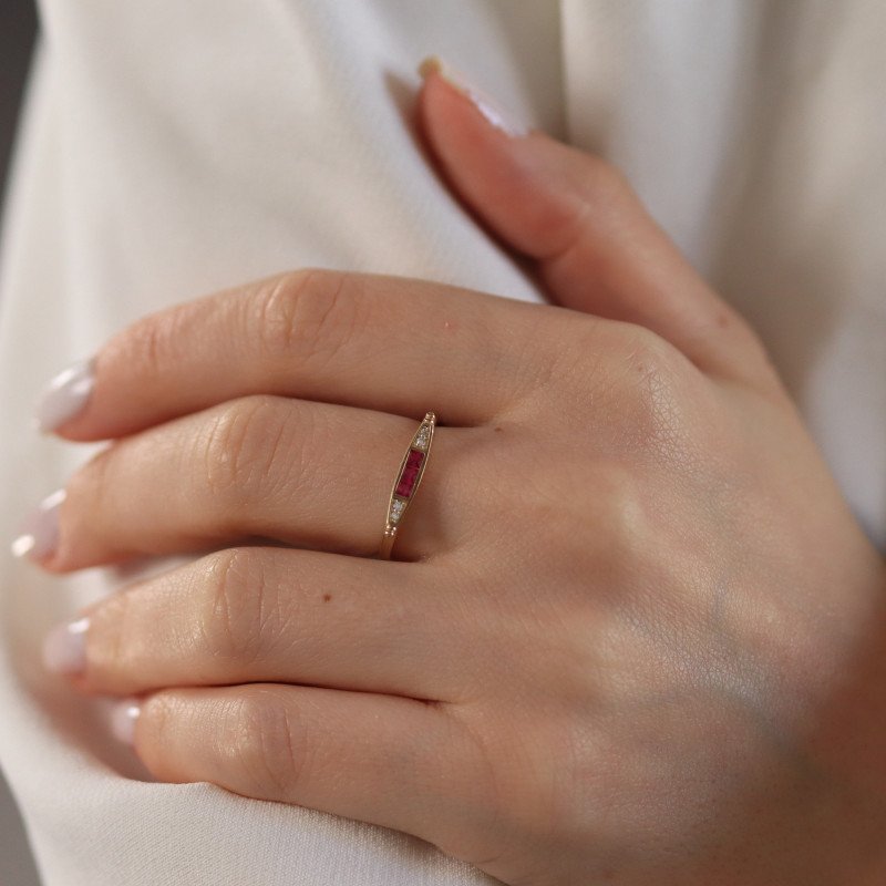 Taşlı Ferry Yüzük