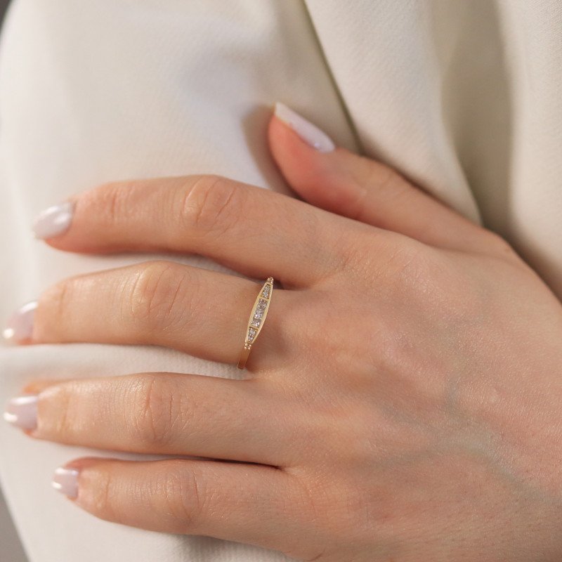 Taşlı Ferry Yüzük