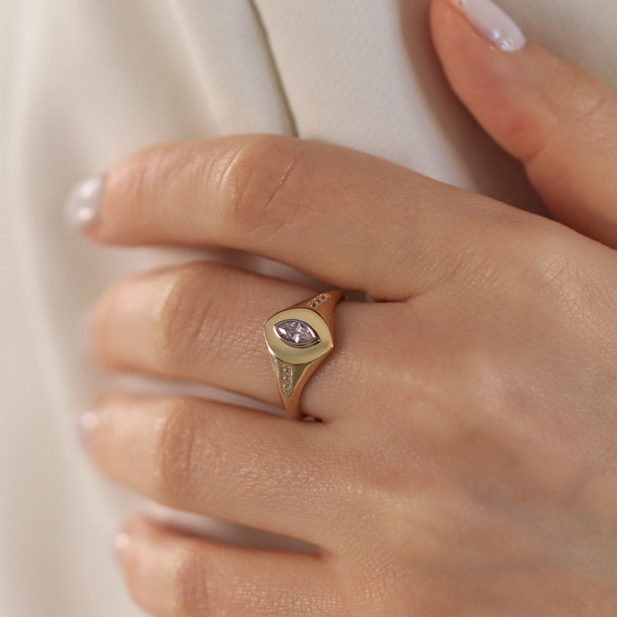 Badem Şovalye Yüzük