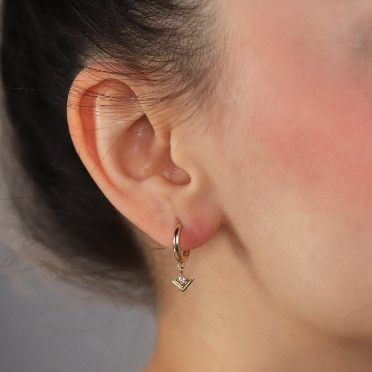 Taşlı Üçgen Küpe