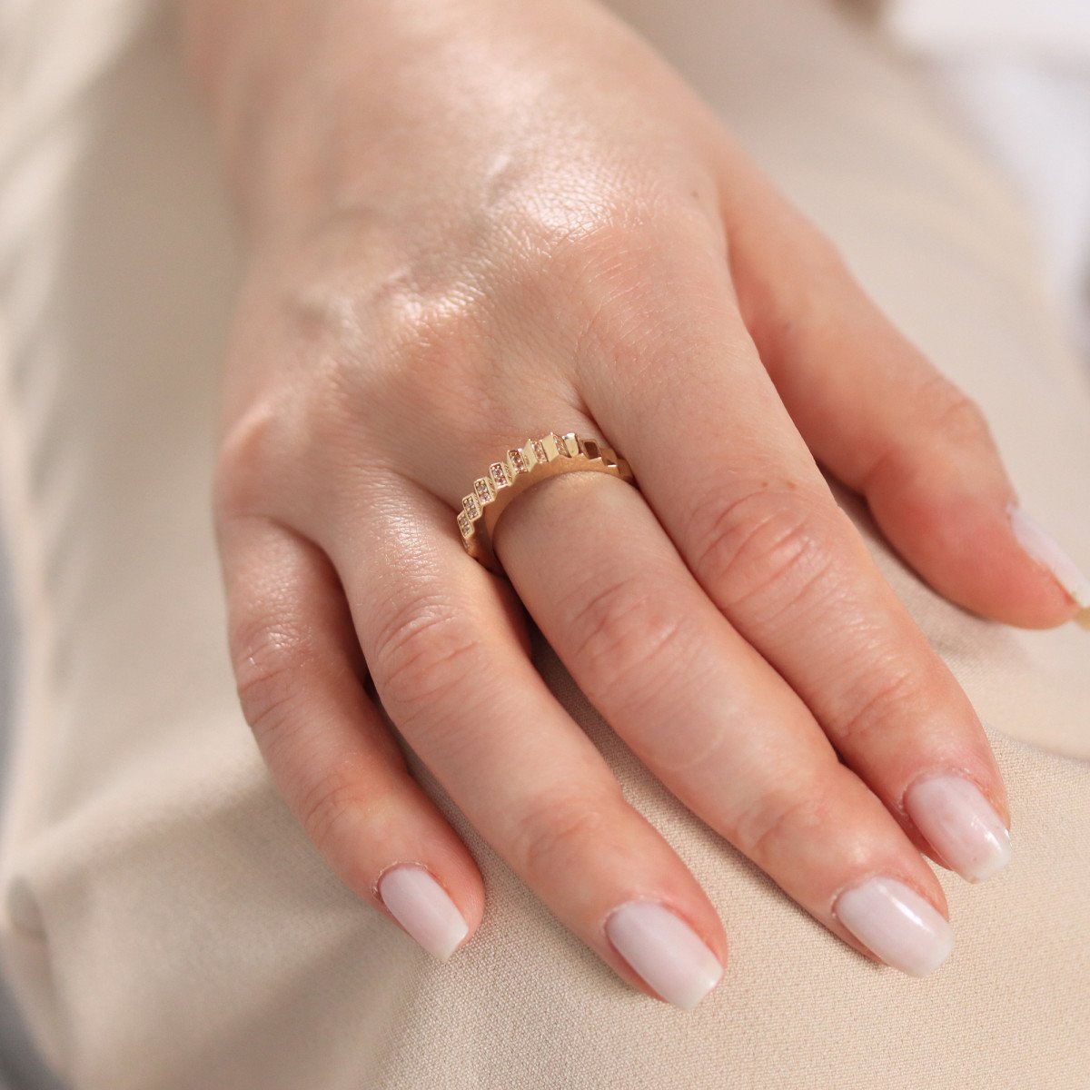 Taşlı Tırtık Yüzük