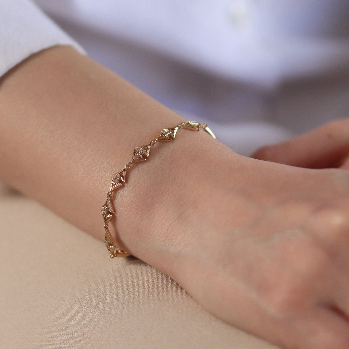 Sıralı Üçgen Bileklik