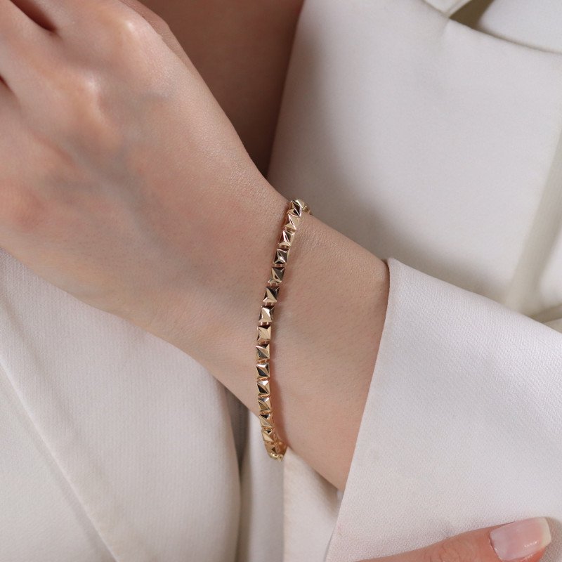 Sıralı Kare Bileklik