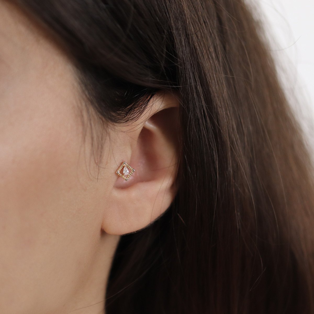 Taşlı Dörtgen Piercing
